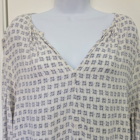GAP White Blue Print Flowy V Neck Long Sleeve Women's Blouse Casual Size XL - Picture 2 of 10